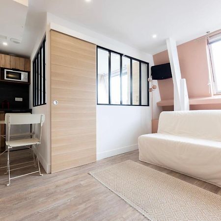 Amazing Apartment Under The Roof In Paris 8Th Exterior foto